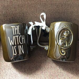 NWT Rae Dunn Halloween Mug "The Witch Is In" Cat Design